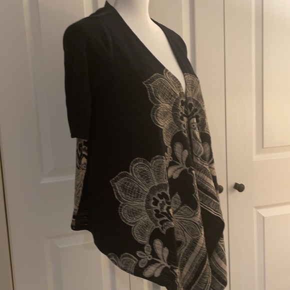 Chico’s Black & Tan Open Front Cardigan Sweater 1 - Picture 2 of 6